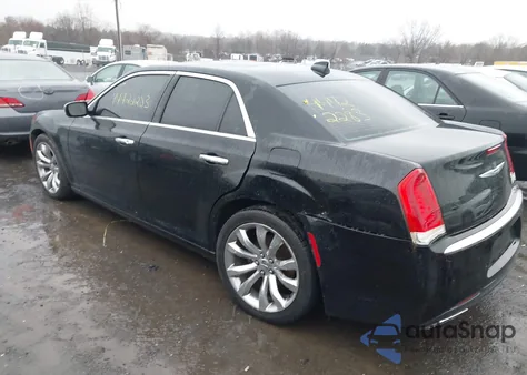 2016 Chrysler 300C z USA, uszkodzony, nr VIN 2C3CCAEG6GH295471